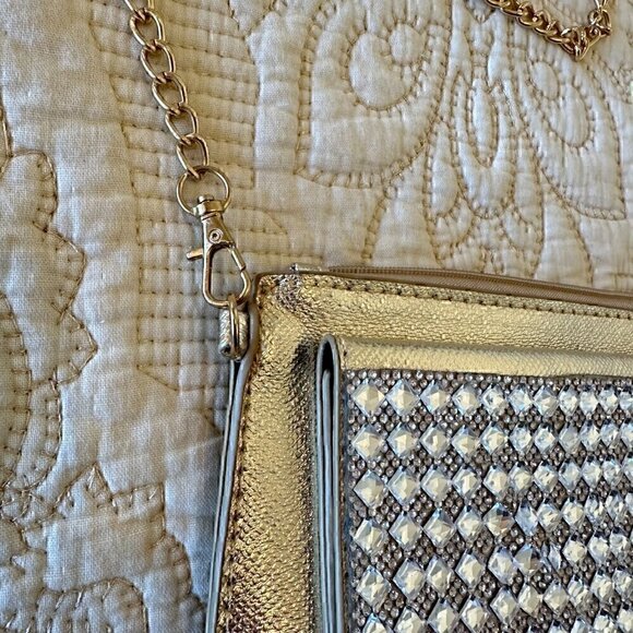 Gold crystal embellished beaded evening bag with chain strap - Picture 3 of 8